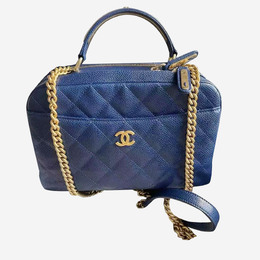 Chanel: Голубая сумка 