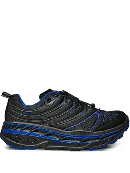 HOKA: Чёрные кроссовки 