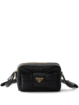 Prada: Чёрная сумка 