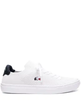Lacoste: Белые кроссовки 