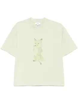 Maison Kitsuné: Футболка с принтом 