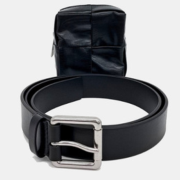 Bottega Veneta: Чёрная поясная сумка  Cassette