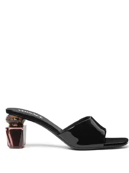 Versace: Яркие сандалии 