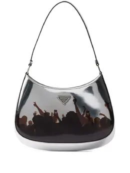 Prada: Серебристая сумка 