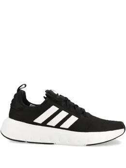 adidas: Чёрные кроссовки  Swift Run