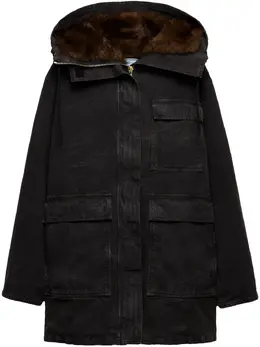 Prada: Чёрное пальто 