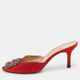 Manolo Blahnik: Красные сабо  Hangisi