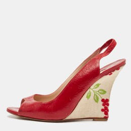 Manolo Blahnik: Красные сандалии 