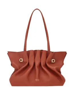 Ferragamo: Красная сумка 
