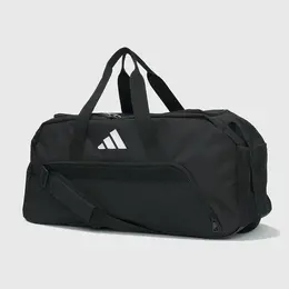 adidas: Чёрная сумка 