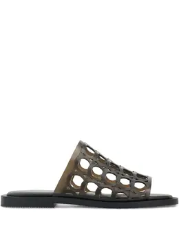 Ferragamo: Чёрные сандалии  Gancini