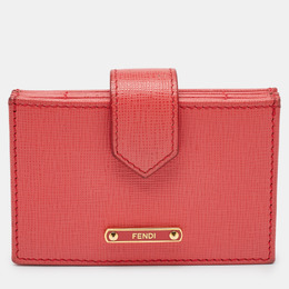 Fendi: Обложка 