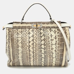 Fendi: Бежевая сумка на руку  Peekaboo