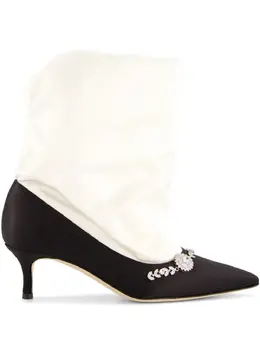 Manolo Blahnik: Чёрные туфли 