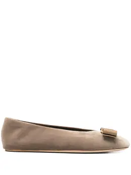Ferragamo: Коричневые балетки  Vara Bow