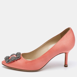 Manolo Blahnik: Розовые туфли  Hangisi
