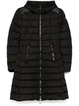 Moncler: Чёрное пальто 