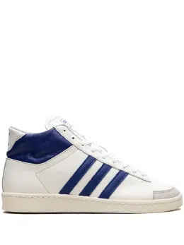 adidas: Белые кроссовки 
