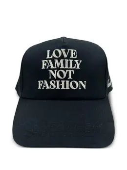 Family First: Чёрная кепка 
