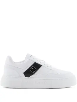 Armani Exchange: Белые кроссовки 