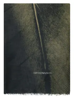 Emporio Armani: Зелёный шарф 