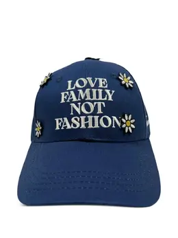 Family First: Голубая кепка 