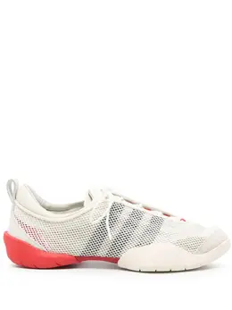 Y-3: Светлые кроссовки 