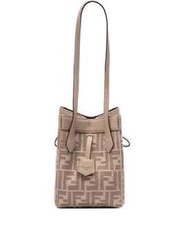 FENDI: Бежевая сумка 