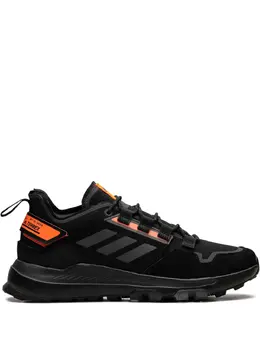 adidas: Чёрные кроссовки  Terrex
