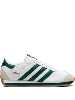 adidas: Белые кроссовки 