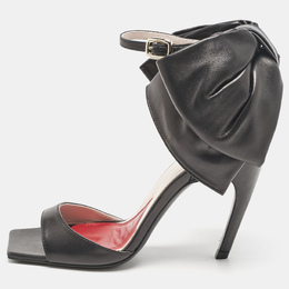 Roger Vivier: Чёрные сандалии 
