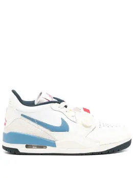 Nike: Белые кроссовки  Air Jordan