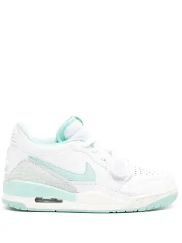 Nike: Белые кроссовки  Air Jordan