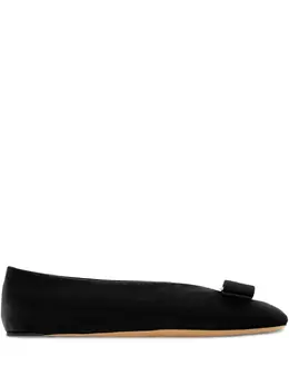 Ferragamo: Чёрные балетки  Vara Bow