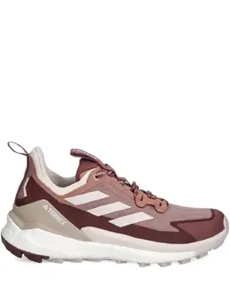 adidas: Красные кроссовки 