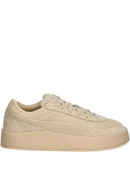 PUMA: Бежевые кроссовки  Elevated