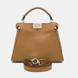 Fendi: Коричневая сумка  Peekaboo