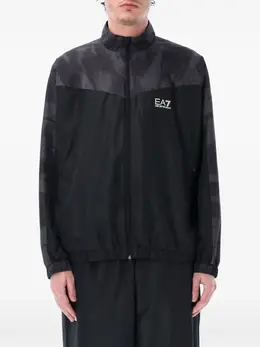 Ea7 Emporio Armani: Чёрная куртка 