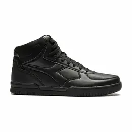 Diadora: Чёрные кроссовки 