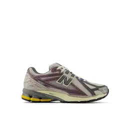 New Balance: Коричневые кроссовки  1906R