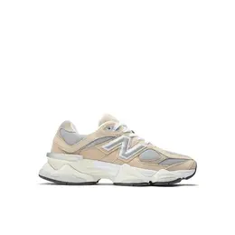 New Balance: Бежевые кроссовки  9060