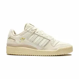 adidas: Бежевые кроссовки 