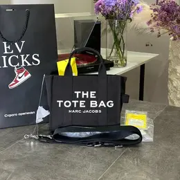 MARC JACOBS: Чёрная сумка 