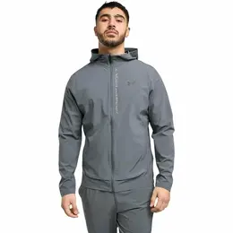 Under Armour: Куртка с капюшоном 