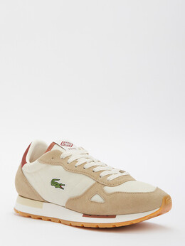 Lacoste: Бежевые кроссовки 