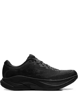 HOKA: Чёрные кроссовки 