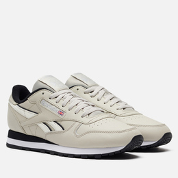 Reebok: Бежевые кроссовки  Classic Leather