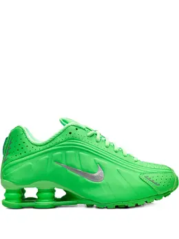Nike: Зелёные кроссовки  Shox R4