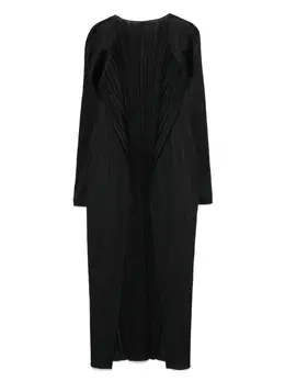 Pleats Please Issey Miyake: Чёрное пальто 
