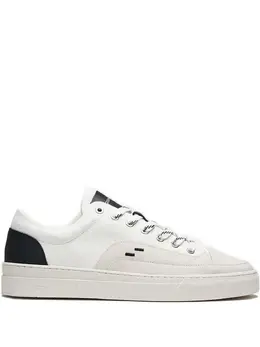 Filling Pieces: Белые кроссовки 